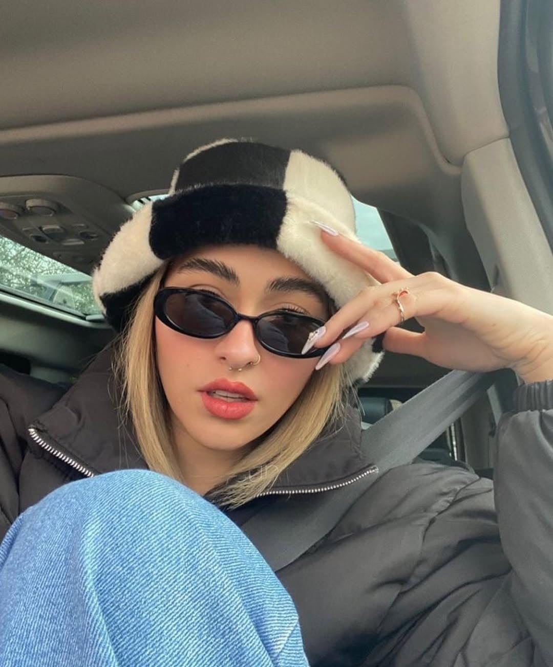 Laurinny 90s Sunglasses for Women Men Retro Small Oval Sunglasses